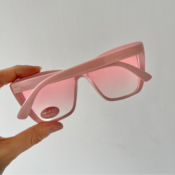 AJ Morgan pink femme fatale retro cat eye sunglasses main image 5